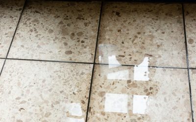 Causes et solutions des fuites au sol : un guide complet